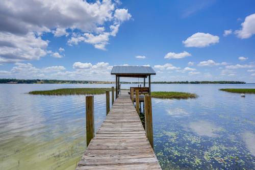 Waterfront Home on Crooked Lake with Game Room! in Lake Wales, USA