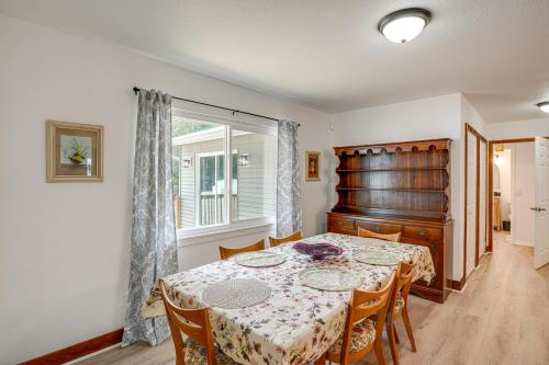 Waterfront Home on Crooked Lake with Game Room! in Lake Wales, USA