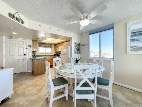 Beachfront, Pool, BBQ & Game room! Extra Windows = More Light & More Views in New Smyrna Beach, USA