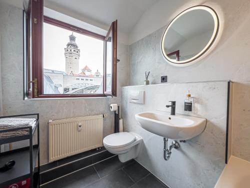 Rathausblick – Moderne Ferienwohnung mit 2 Schlafzimmern, Küche, Bad, Waschmaschine & Trockner mitten in der Innenstadt in Leipzig, Deutschland