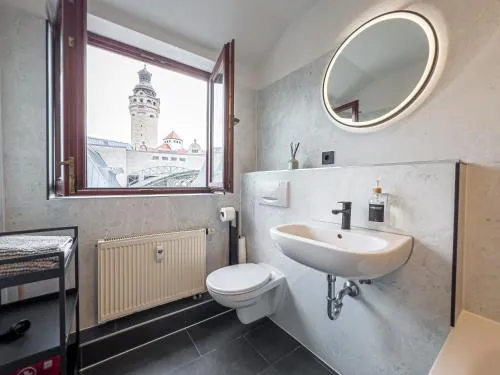 Rathausblick – Moderne Ferienwohnung mit 2 Schlafzimmern, Küche, Bad, Waschmaschine & Trockner mitten in der Innenstadt in Leipzig, Deutschland