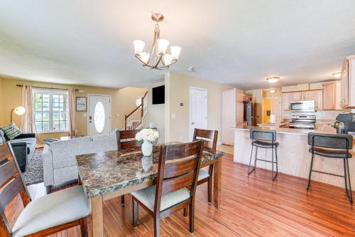 Spacious Champaign Home By University of Illinois! in Champaign, USA