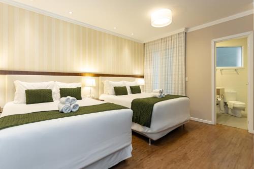 2 king beds