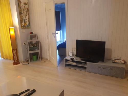 Down Town Tirana Apartment Center, Tirana (photo 3)