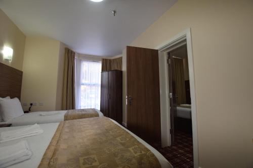 Lucky 8 Hotel - image 14