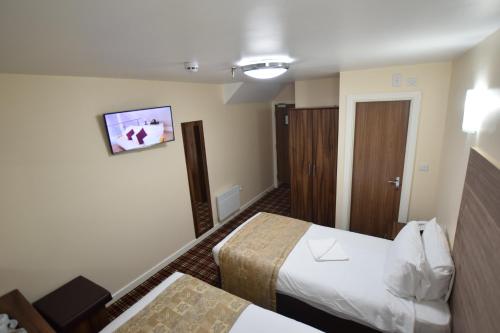 Lucky 8 Hotel - image 6