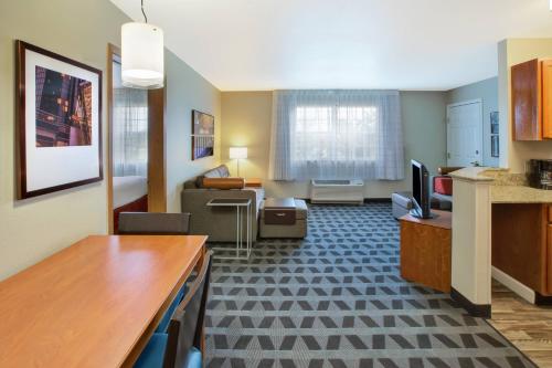 One-Bedroom Queen Suite with Sofa Bed