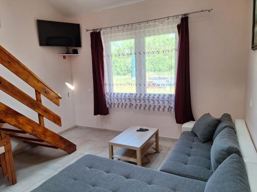 Cserke Holdfény Apartman (Cserke Holdfeny Apartman) in Cserkeszőlő