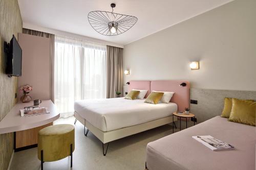 Hotel Oasi Beach Room Type - Lifestyle Double Room with Terrace and Lake View Hotel Oasi Beach Room Type - Lifestyle Double Room with Terrace and Lake View