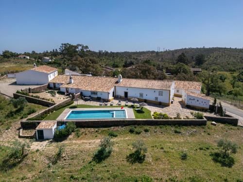 Casa do Avo (Vale Luis Neto-Retiro do Caldeirao) in Vale Da Rosa