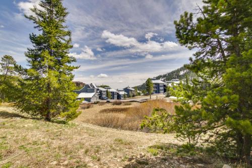 Centrally Located Big Sky Condo Ski, Hike, Bike! in Big Sky, USA