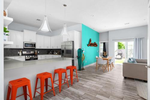 Stunning Centrally Located & FUN 3 Bed Home in Austin, USA