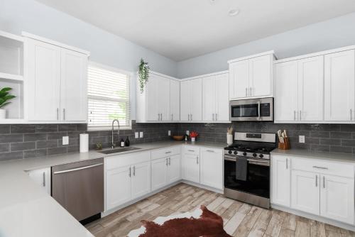 Stunning Centrally Located & FUN 3 Bed Home in Austin, USA