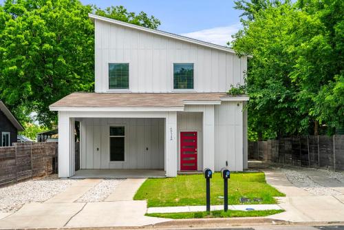 Stunning Centrally Located & FUN 3 Bed Home in Austin, USA