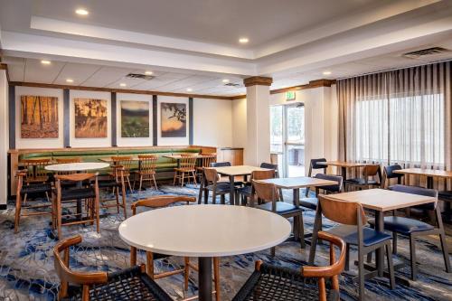 Fairfield by Marriott Inn & Suites Saratoga Malta - 레스토랑