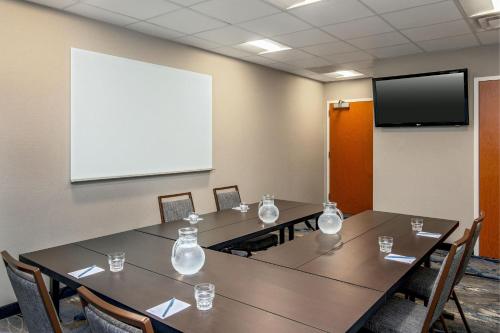 Fairfield by Marriott Inn & Suites Saratoga Malta - 회의실/연회장