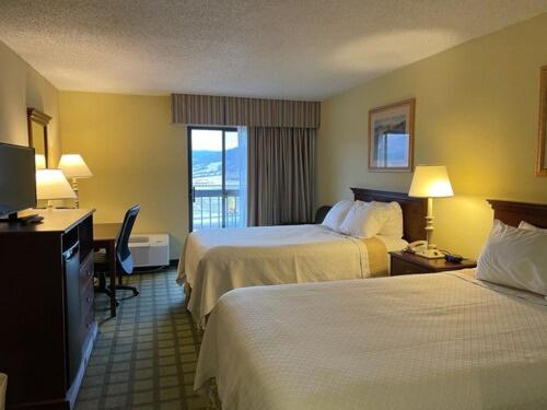 Days Inn & Suites by Wyndham Sutton Flatwoods in Sutton (WV)