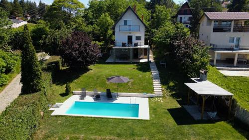 Family House with private pool