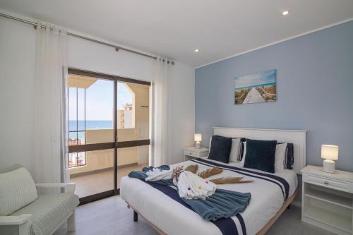 2 bedrooms, 4 beds