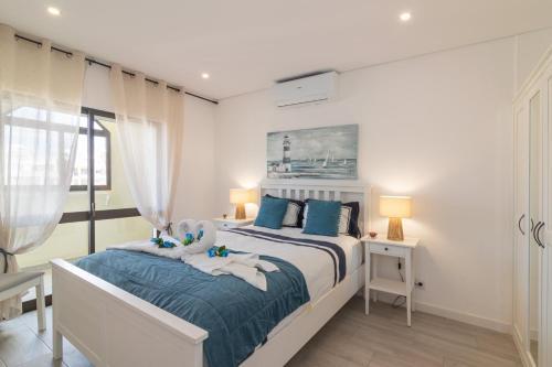2 bedrooms, 4 beds