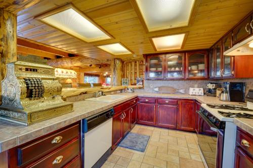 Luxurious Lakefront Villa in Bayfield Hike and Fish in Bayfield, USA