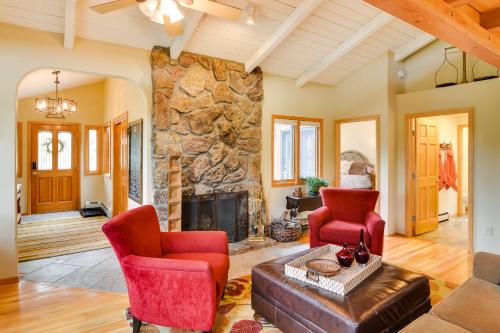 Private River Access Mtn Views and A Spacious Home - image 8