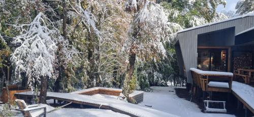 Refugio Piren , Corralco, Conguillio y Hot Tub