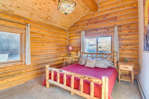 Aspen Grove Lodge - Log Home on 5 Acres with Deck! - image 38