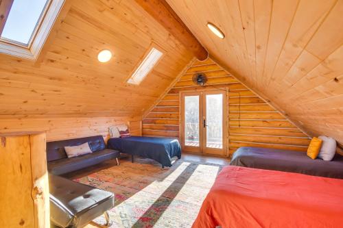 Aspen Grove Lodge - Log Home on 5 Acres with Deck! - image 29