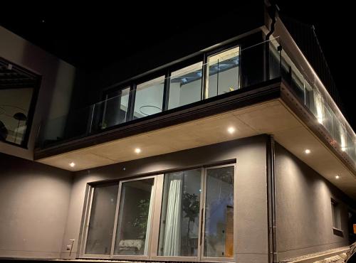 Racers Lodge Nordschleife - mit Hebebühne und Doppelgarage (Racers Lodge Nordschleife - mit Hebebuhne und Doppelgarage) in แบร์เมล