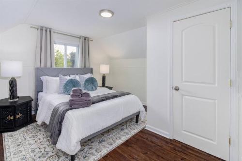 NEW!Comfy 3BR/2BA Home/Friendly City of Hazel Park in Hazel Park