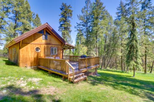 Hilltop Cabin Retreat by Lake Koocanusa!