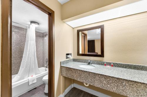 Econo Lodge Texarkana I-30 - main image