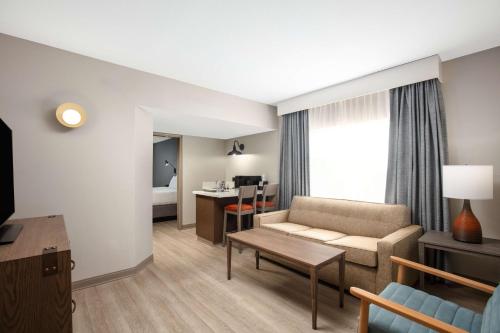 Best Western Plus King's Inn and Suites - image 6