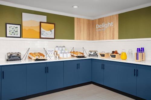 Ételek és italok, Spark by Hilton Atlanta Cumberland Ballpark in Heritage