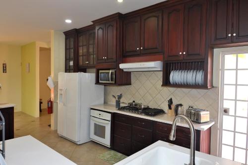 Kitchen, The Nook at Pax Vale in Cascade