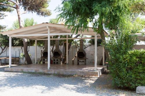 共用Lounge/電視區, 拉弗斯塔斯庫拉露營地 (Camping La Focetta Sicula) in 聖阿萊肖西庫洛