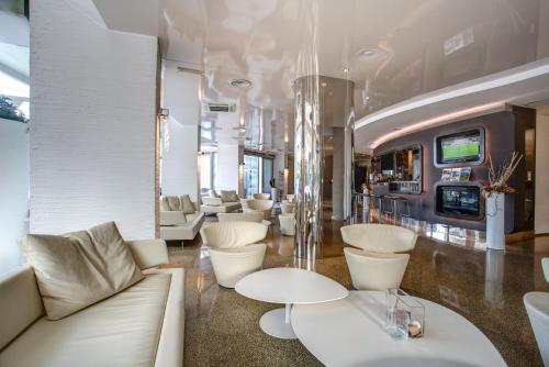 酒吧/高級酒吧, 帕爾梅尊貴度假酒店 (Hotel Le Palme - Premier Resort) in 米蘭馬瑞提那