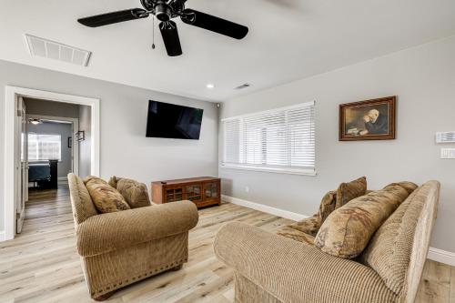 . Quaint Hughson Vacation Rental, Walk to Downtown!