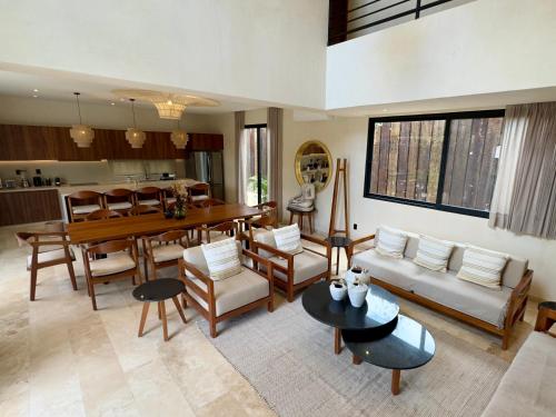 Casa LAAK, luxury villa, 5 br, 7 bt, heated pool in Tulum, Mexico