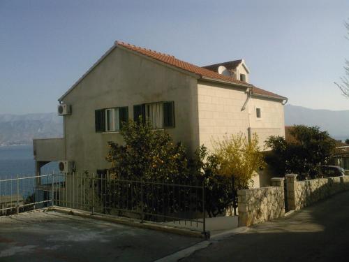 Apartment in Postira 