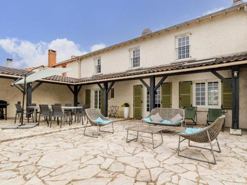 . Maison de charme avec jardin près de Nantes, 4 chambres, wifi, équipements bébé et babyfoot - FR-1-306-1272
