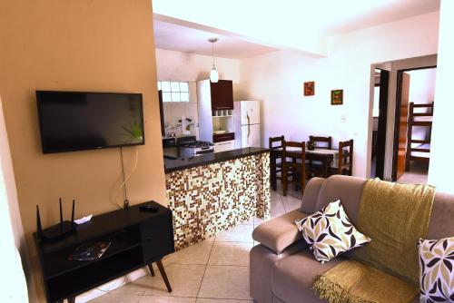 Apto bem equipado, com 2 quartos acomoda até 6 pessoas confortavelmente (Apto bem equipado, com 2 quartos acomoda ate 6 pessoas confortavelmente) in Ubatuba Center