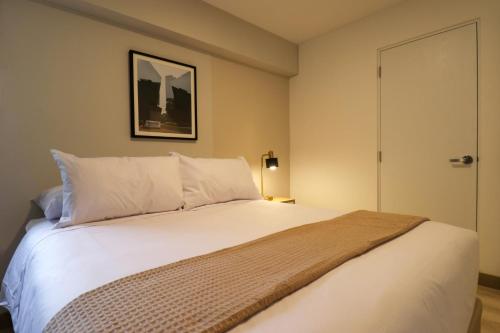 Family Two-Bedroom Apartment with View image 10