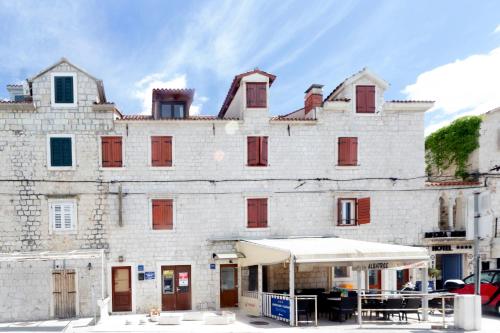 Apartments and rooms by the sea Trogir - 22597