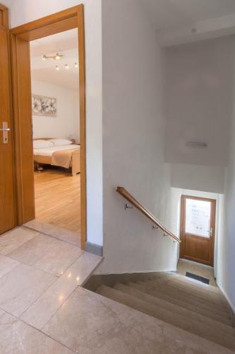 Apartments and rooms by the sea Trogir - 22597