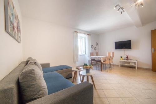 Apartments and rooms by the sea Trogir - 22597