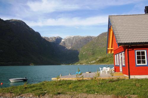 . Fjordhytte-7, im Vestland, am Maurangerfjord beim Hardanger, nahe Trolltunga, zwischen Odda und Rosendal