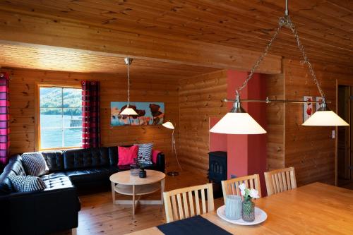 Fjordhytte-7, im Vestland, am Maurangerfjord beim Hardanger, nahe Trolltunga, zwischen Odda und Rose in Bakka