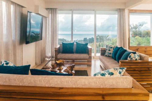 Villa en las montañas con vista panorámica al mar (Villa en las montanas con vista panoramica al mar) in ลาส เทอเรนาส